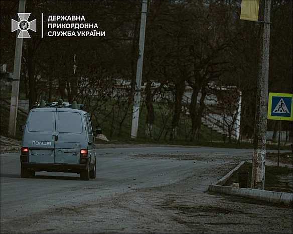 У Куп’янському районі дрон росіян поцілив у авто, де було подружжя
