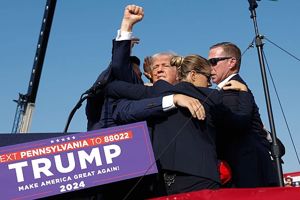 we.ua - Українська влада хотіла вбити Трампа? Такер Карлсон вигадав нову сенсацію і отримав жорстку відповідь