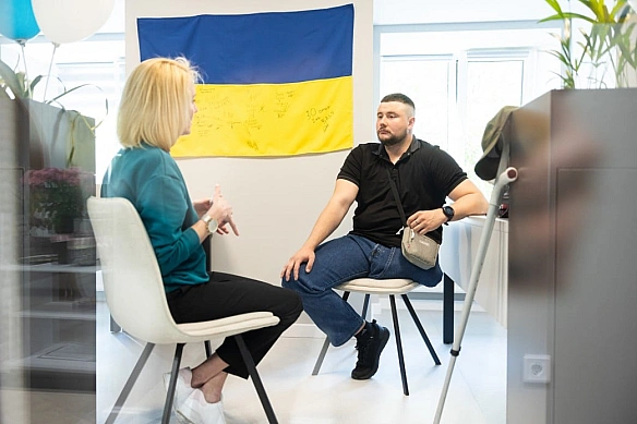 we.ua - Oлeнa Зeлeнcькa: Ужe 218 цeнтpiв життєcтiйкocтi бeзкoштoвнo дoпoмaгaють пo вciй кpaїнi