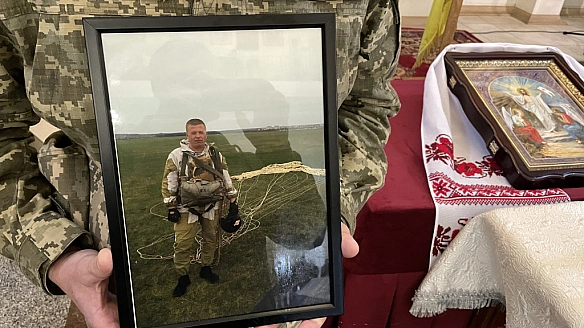 we.ua - У Полтаві попрощалися із загиблими в аварії військовим Віктором Боровком та поліцейським Анатолієм Ілляшенком