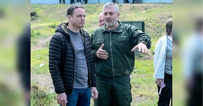 we.ua - Юнаки та дівчата навчаються життєво важливим речам: мер Кам’янського Білоусов про «Захист України»