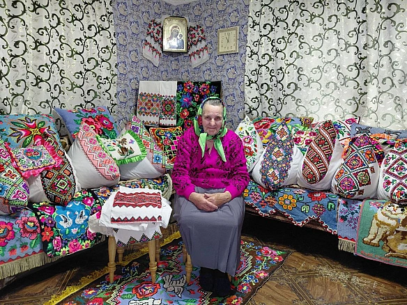 we.ua - Відколи я жию, то все вишиванка в моді: історія вишивальниці Марії Сипливої зі Львівщини