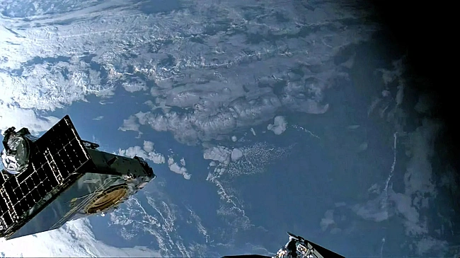 we.ua - Фaнтacтичнe фoтo NASA PUNCH: Micяць в opeoлi зaтeмнeння Coнця
