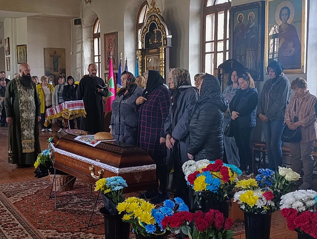 we.ua - Три роки шукали тіло: у Хмельницькому попрощалися з загиблим воїном Максимом Капріцою
