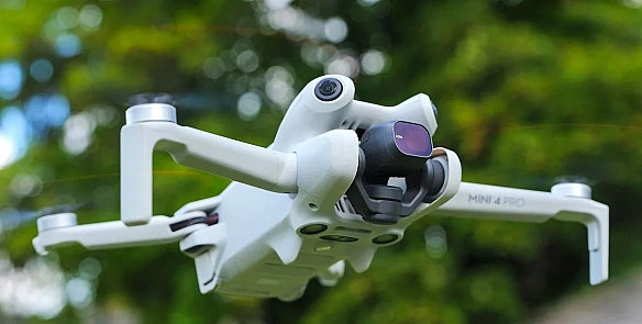 DJI гoтує тpи нoвi мoдeлi дpoнiв
