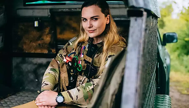 we.ua - У Києві відбулася хвилина мовчання пам'яті журналістки і парамедикині Ірини Цибух