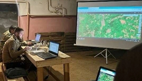 we.ua - Для Сухопутних військ підготували перших інструкторів із застосування бойової системи DЕLТА