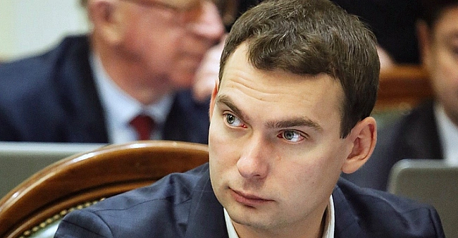we.ua - З принципової людини перетворився на прихильника всіх ідей ОП: Железняк розповів, чому ініціював звільнення міністра фінансів Марченка