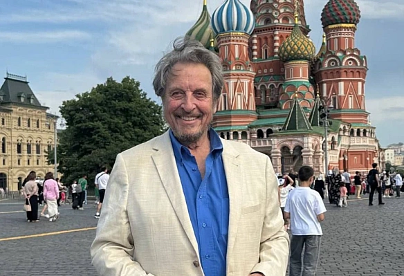 we.ua - Батько Маска прилетів до Москви на форум Дугіна, - росЗМІ
