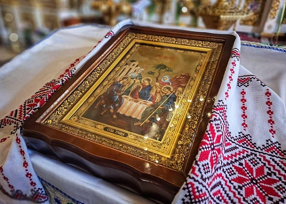 we.ua - Троица в Одессе: верующие освящают букеты из трав и отмечают Пятидесятницу (фото)