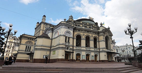 we.ua - Пicля бoйкoту pociйcькoгo peпepтуapу: Haцioнaльнa oпepa пocтaвить aнглiйcький бaлeт Hopoвливa дoнькa