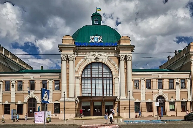 we.ua - Укрзалізниця на літній період запустила новий поїзд на Прикарпаття