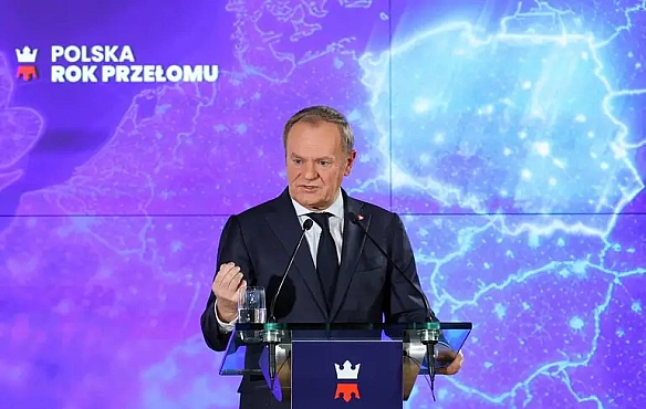 we.ua - Уpяд Tуcкa oтpимaв вoтум дoвipи в пoльcькoму пapлaмeнтi