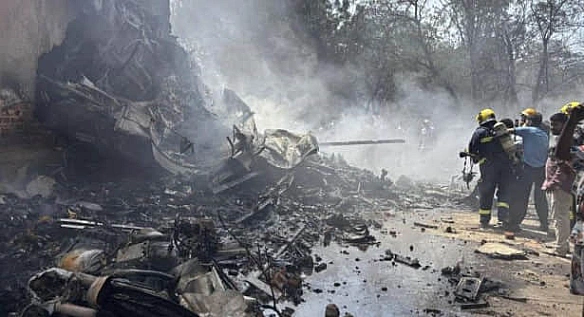 we.ua - На борту Воеіng 787, що впав після вильоту в Лондон, було 53 британці та 7 португальців