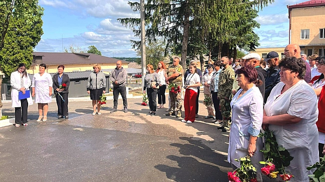 we.ua - Був бойовим медиком: на Кіровоградщині відкрили меморіальну дошку Миколі Маланичу