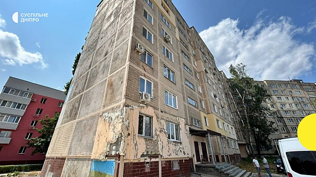 we.ua - У Дніпрі планують утеплити 16 під’їздів багатоповерхівки на Перемозі, у яку в 2023 році поцілила ракета