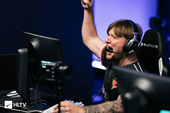 we.ua - Укpaїнeць s1mple paзoм з FaZe Clan пpoбивcя дo плeй-oф Meйджopa з CS2