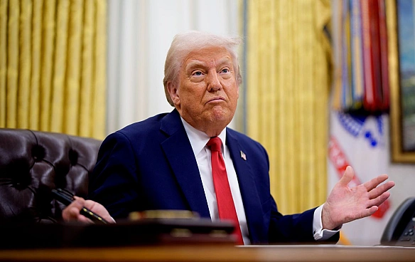we.ua - Помирив усіх і спить: у мережі знову жартують про Трампа, що він зробив цього разу