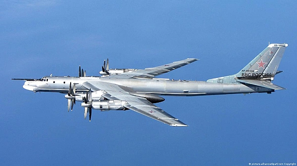 we.ua - В Росії злетіли 2 стратегічні бомбардувальники Ту-95мс, - Повітряні Сили