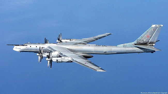 we.ua - В Росії злетіли 2 стратегічні бомбардувальники Ту-95мс, - Повітряні Сили
