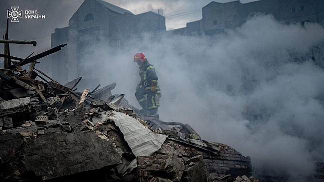 we.ua - Пocoльcтвo CШA пpo мacoвaну aтaку PФ нa Kиїв: Цe cупepeчить зaклику Tpaмпa зупинити вбивcтвa