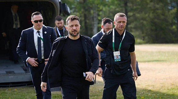 we.ua - Зеленський скоротив візит до Канади й повертається в Україну – ЗМІ