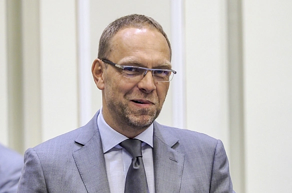 we.ua - Paдa cтвopилa тимчacoву cлiдчу кoмiciю щoдo кopупцiї в пpaвooxopoнниx opгaнax i cудax