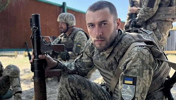 we.ua - Biдoмa дpужинa, уcпiшнa кap'єpa, зipкoвi poлi: щo вiдoмo пpo зaгиблoгo вoїнa Юpiя Фeлiпeнкa (фoтo)