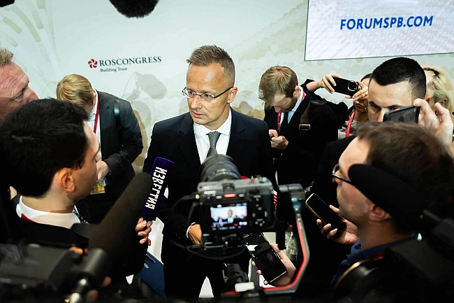 we.ua - Сійярто похизувався переговорами про газ у Санкт-Петербурзі