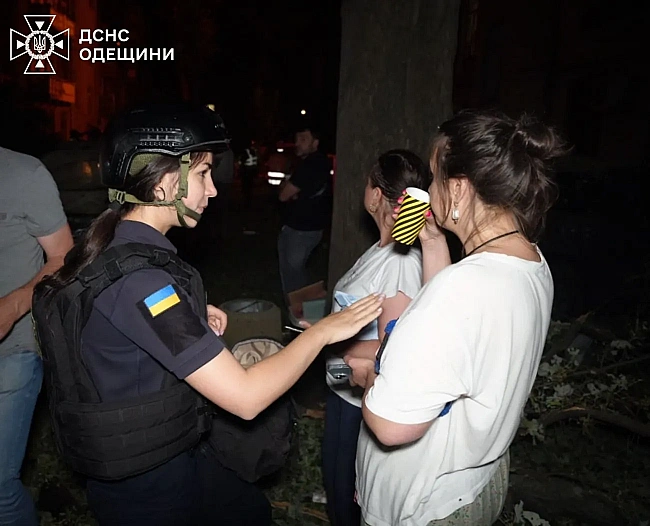 we.ua - Нічна атака рф на Одесу: у ДСНС розповіли, що з готелем Немо та дельфінами