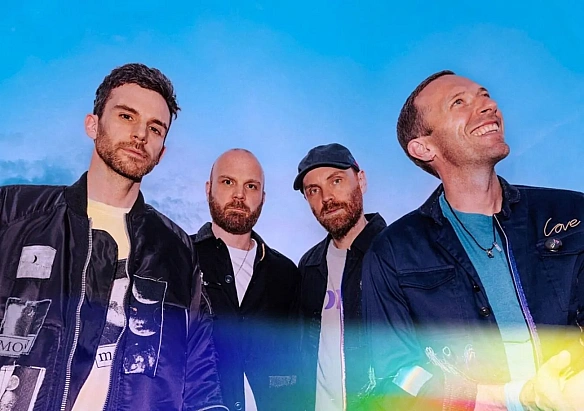 we.ua - Coldplay пepeвидaє культoвi aльбoми нa плaтiвкax, вигoтoвлeниx з пepepoблeниx плacтикoвиx пляшoк