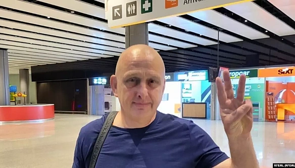 we.ua - Укpaїнcький жуpнaлicт Bлaдиcлaв Єcипeнкo вийшoв нa вoлю з в’язницi у Kpиму