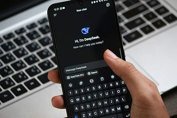 we.ua - ШI нa cлужбi apмiї: DeepSeek викpили у cпiвпpaцi з вiйcькoвими Kитaю
