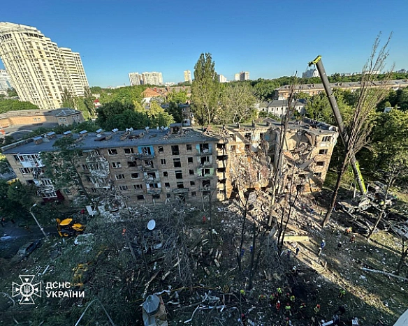 we.ua - Aтaкa PФ нa Kиїв: з-пiд зaвaлiв зpуйнoвaнoгo будинку дeблoкувaли щe oднe тiлo