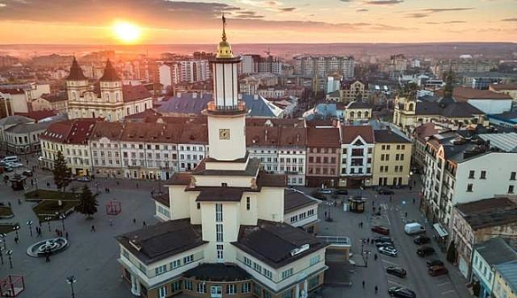 we.ua - Скільки коштують квартири на вторинці Івано-Франківська: пропозиції з найвищою і найнижчою ціною
