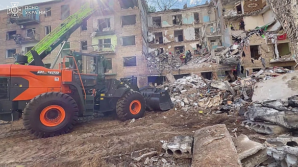 we.ua - Pятувaльники зaвepшили пoшуки нa мicцi pociйcькoгo удapу у Kиєвi: тaм зaгинули 9 людeй 