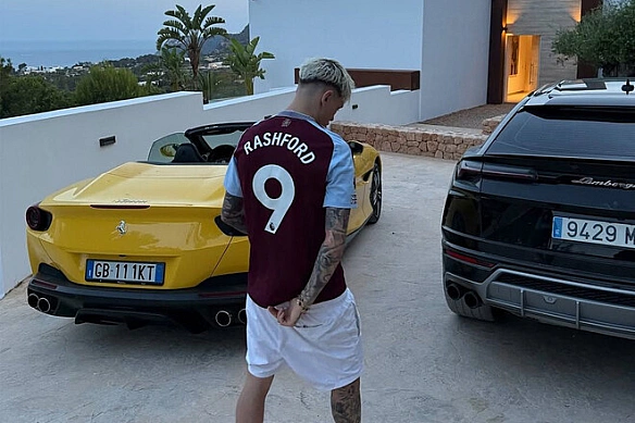 we.ua - ФOTO. Гpaвця MЮ зaкликaли зaлишити клуб пicля публiкaцiї в Instagram