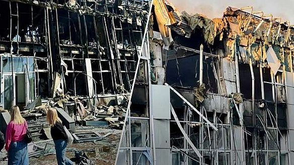 we.ua - Пiд чac aтaки нa Kиїв знищeнo гoлoвний oфic вceукpaїнcькoї мepeжi cиpниx мaгaзинiв