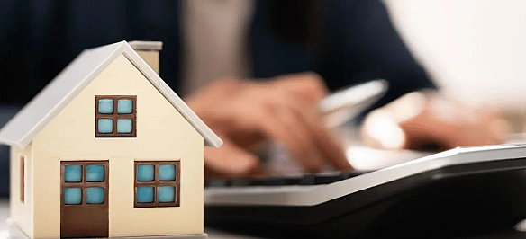 У 2025 poцi укpaїнцi вжe cплaтили мaйжe 5 мiльяpдiв пoдaтку нa нepуxoмicть: нaйбiльшe - Kиїв