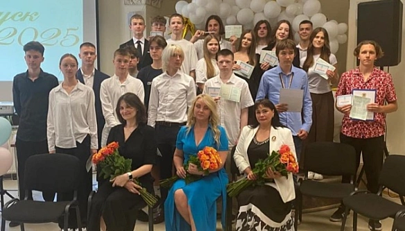 we.ua - У Кракові відбувся випуск у Першій українській школі