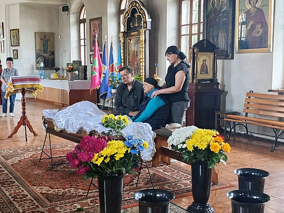 we.ua - У Хмельницькому попрощалися з загиблим героєм Євгеном Миколюком
