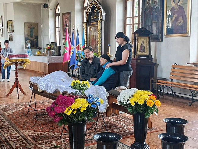 we.ua - У Хмельницькому попрощалися з загиблим героєм Євгеном Миколюком