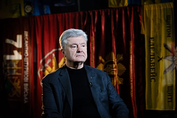 we.ua - Цінності Майдану – не просто слова: Порошенко у День Конституції попередив про небезпеку узурпації влади (Відео)
