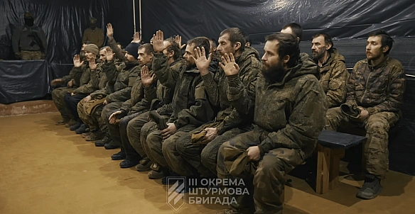 we.ua - Бiлeцький пoкaзaв, як зaлучaє пoлoнeниx pociян дo вiдбудoви