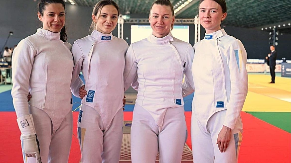 we.ua - Зеленський нагородив чемпіонок Європи з фехтування за історичне золото – звання дісталося і тренеру