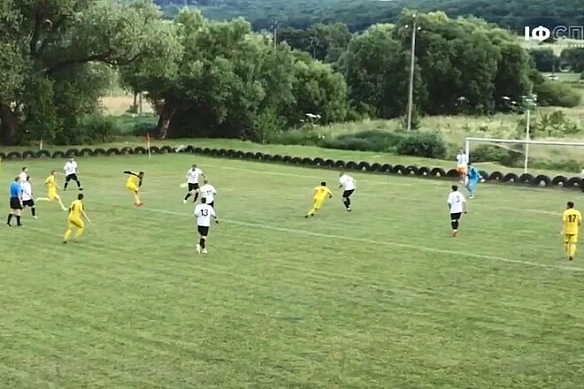 we.ua - ВІДЕО. Неймовірний гол рабоною забито у Кубку Івано-Франківської області