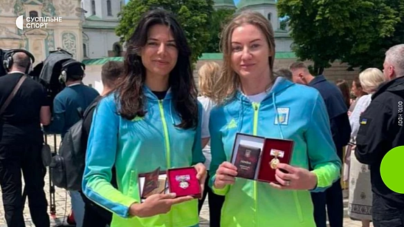 we.ua - Президент України Володимир Зеленський вручив державні нагороди чемпіонкам Європи-2025 з фехтування