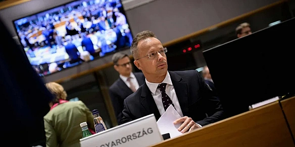 we.ua - Сійярто заявив, що США зняли санкції щодо будівництва АЕС за участю Росії