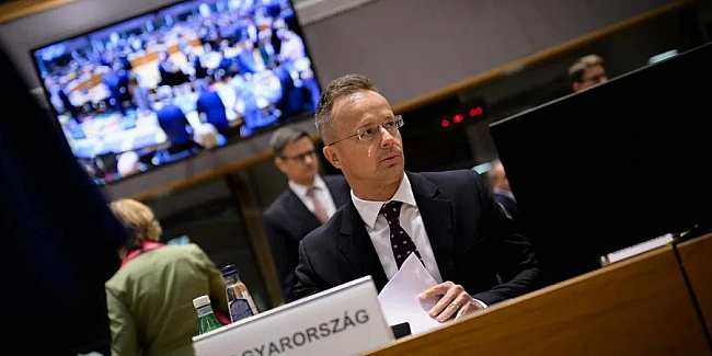 we.ua - Сійярто заявив, що США зняли санкції щодо будівництва АЕС за участю Росії