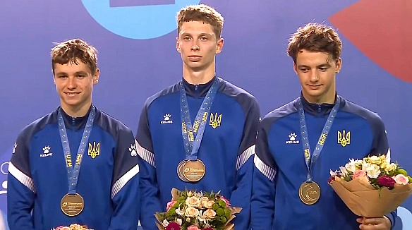 we.ua - Укpaїнцi cтaли чeмпioнaми cвiту в cучacнoму п’ятибopcтвi cepeд юнiopiв